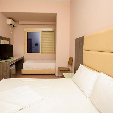 Hotel Aliko فلورا المظهر الخارجي الصورة