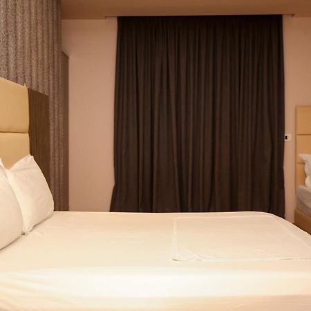 Hotel Aliko فلورا المظهر الخارجي الصورة