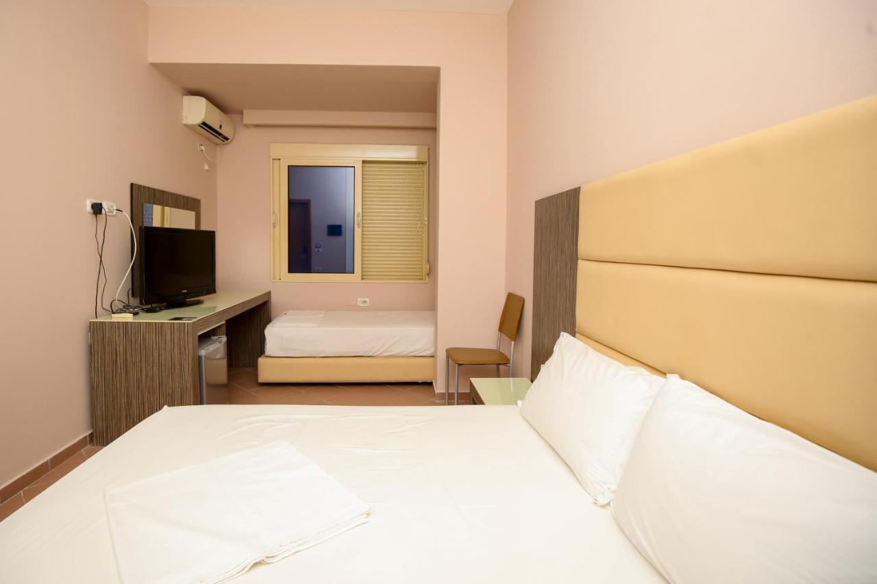 Hotel Aliko فلورا المظهر الخارجي الصورة