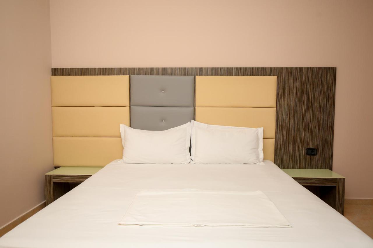 Hotel Aliko فلورا المظهر الخارجي الصورة