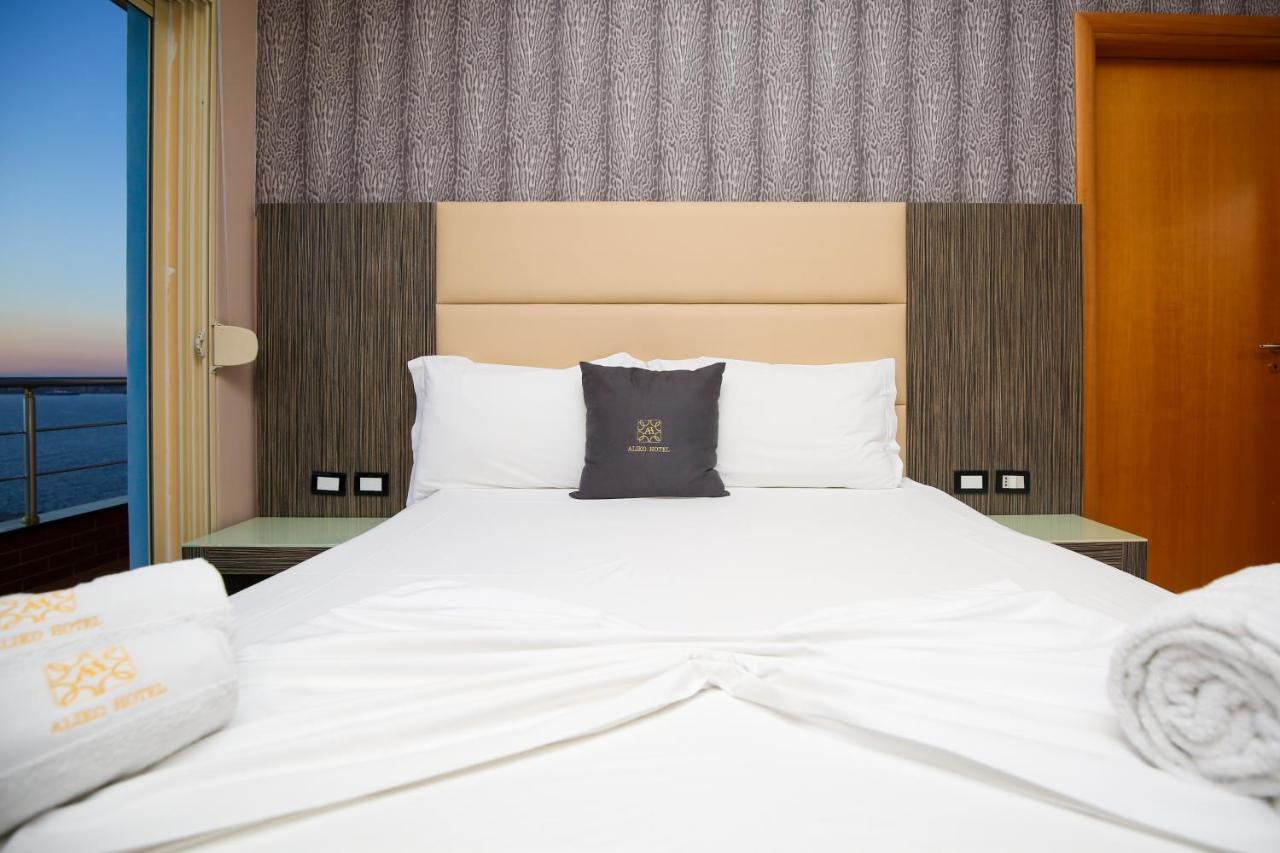 Hotel Aliko فلورا المظهر الخارجي الصورة