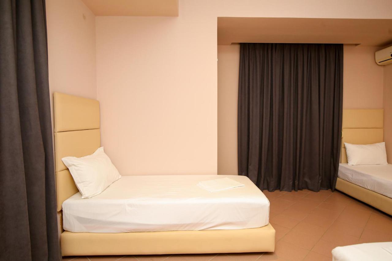 Hotel Aliko فلورا المظهر الخارجي الصورة