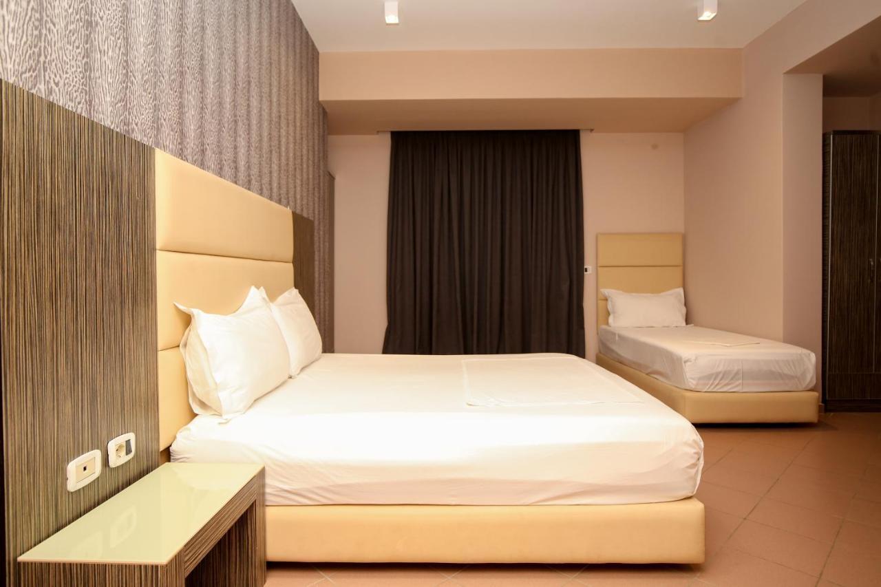 Hotel Aliko فلورا المظهر الخارجي الصورة