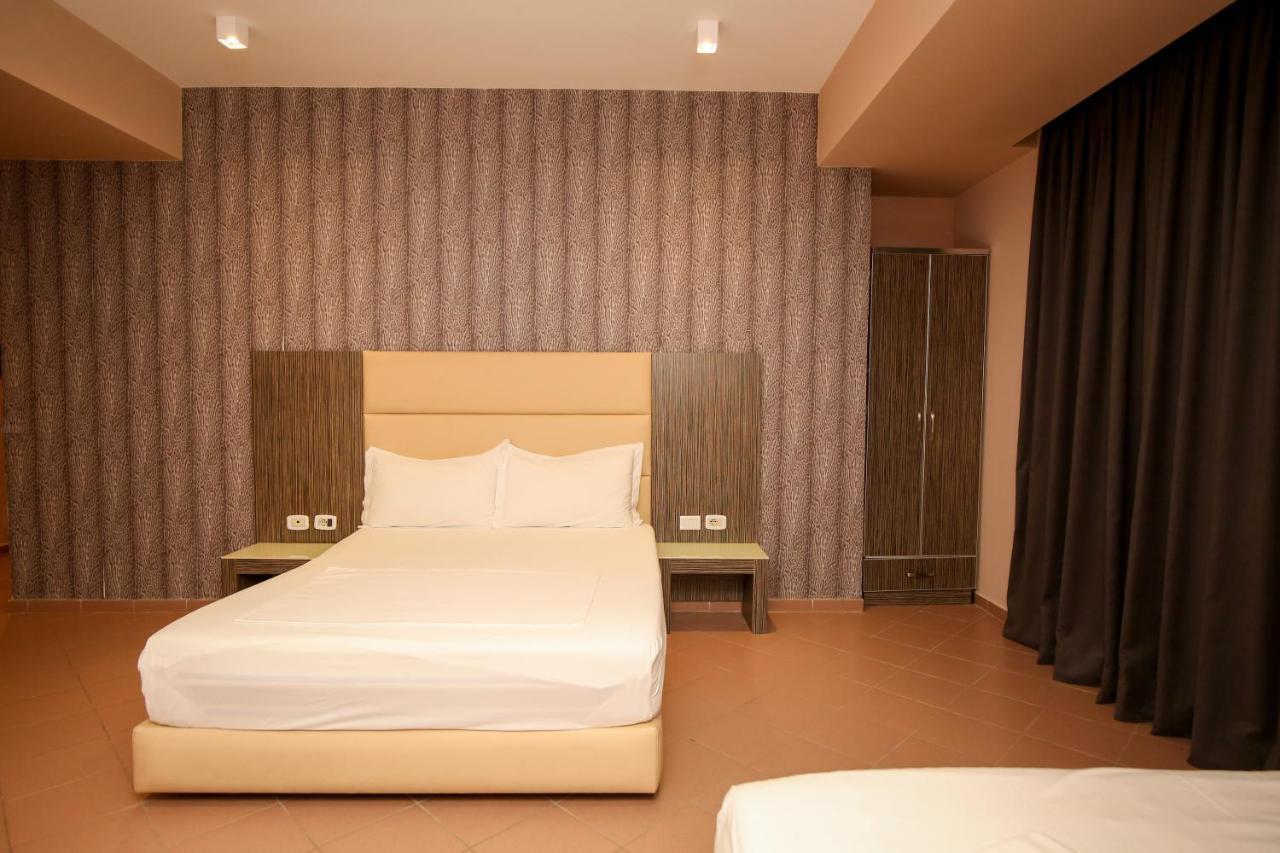 Hotel Aliko فلورا المظهر الخارجي الصورة