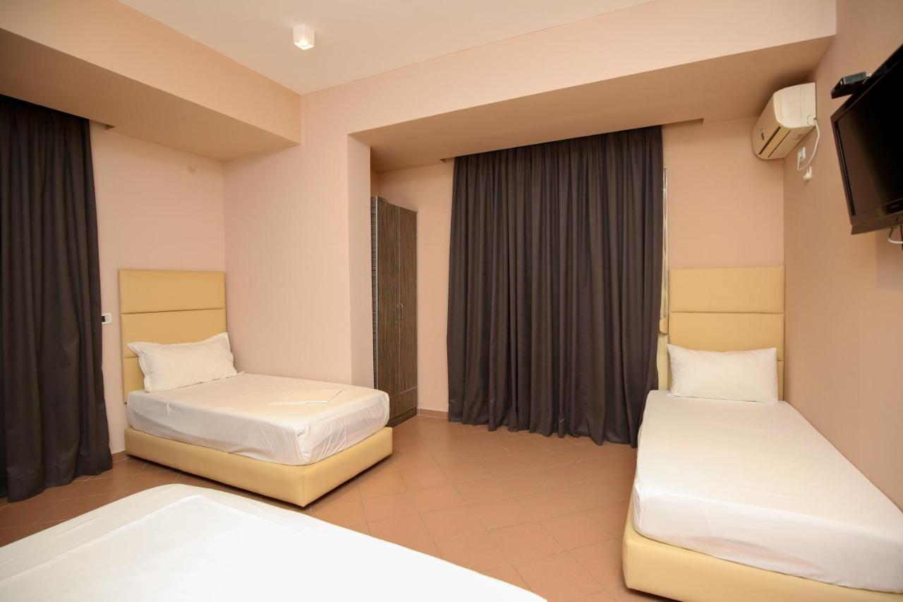 Hotel Aliko فلورا المظهر الخارجي الصورة